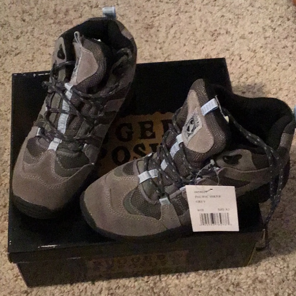 Women’s hiking boots